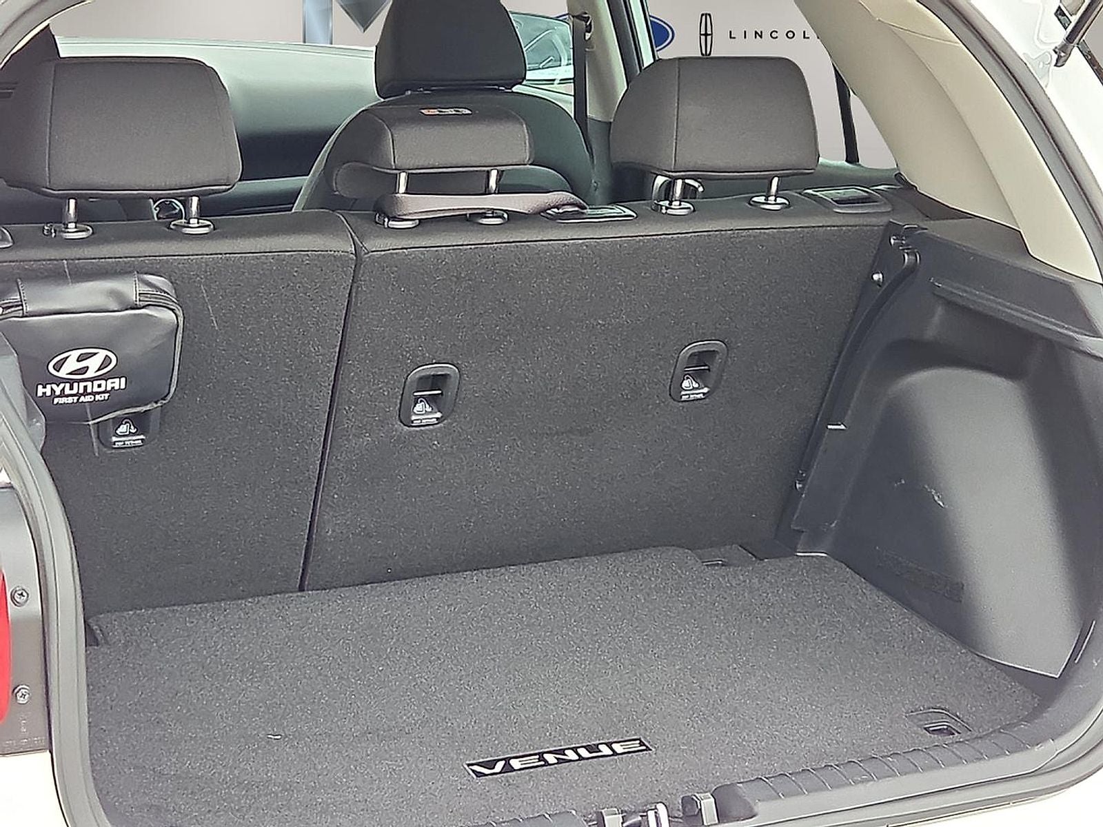 2025 Hyundai Venue SE