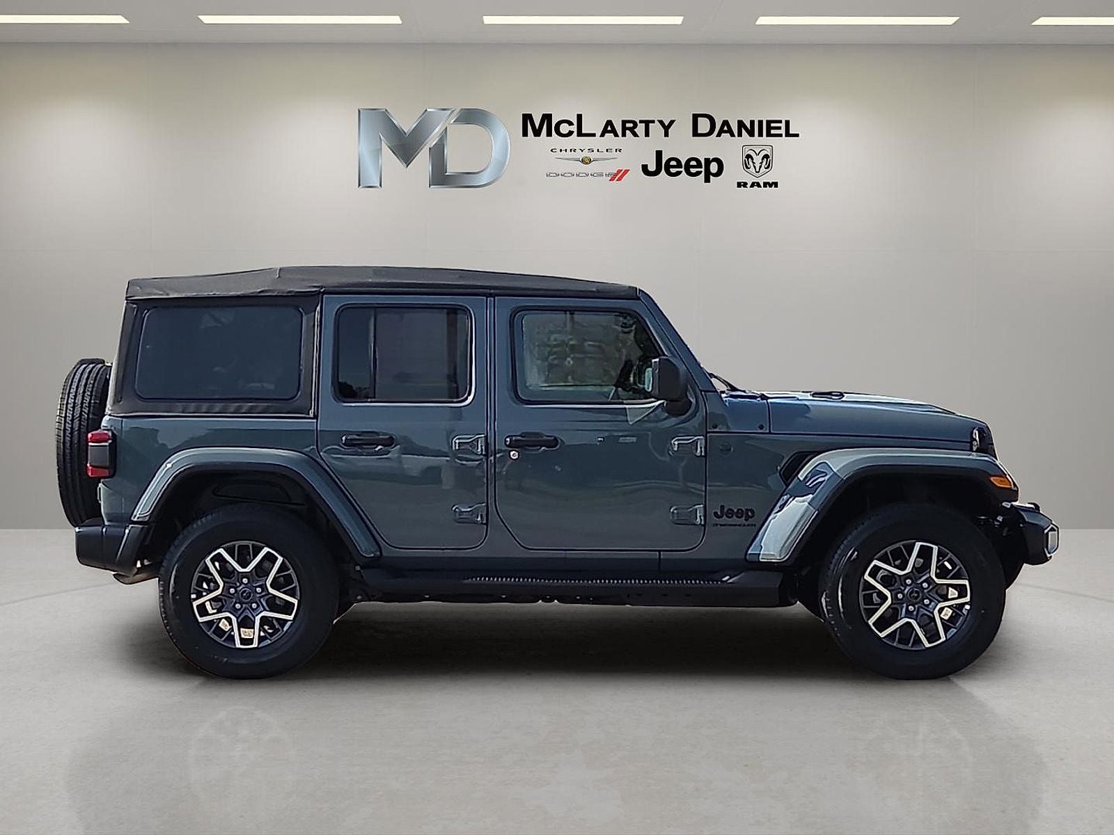 2026 Jeep Wrangler 4-Door Sahara 4x4
