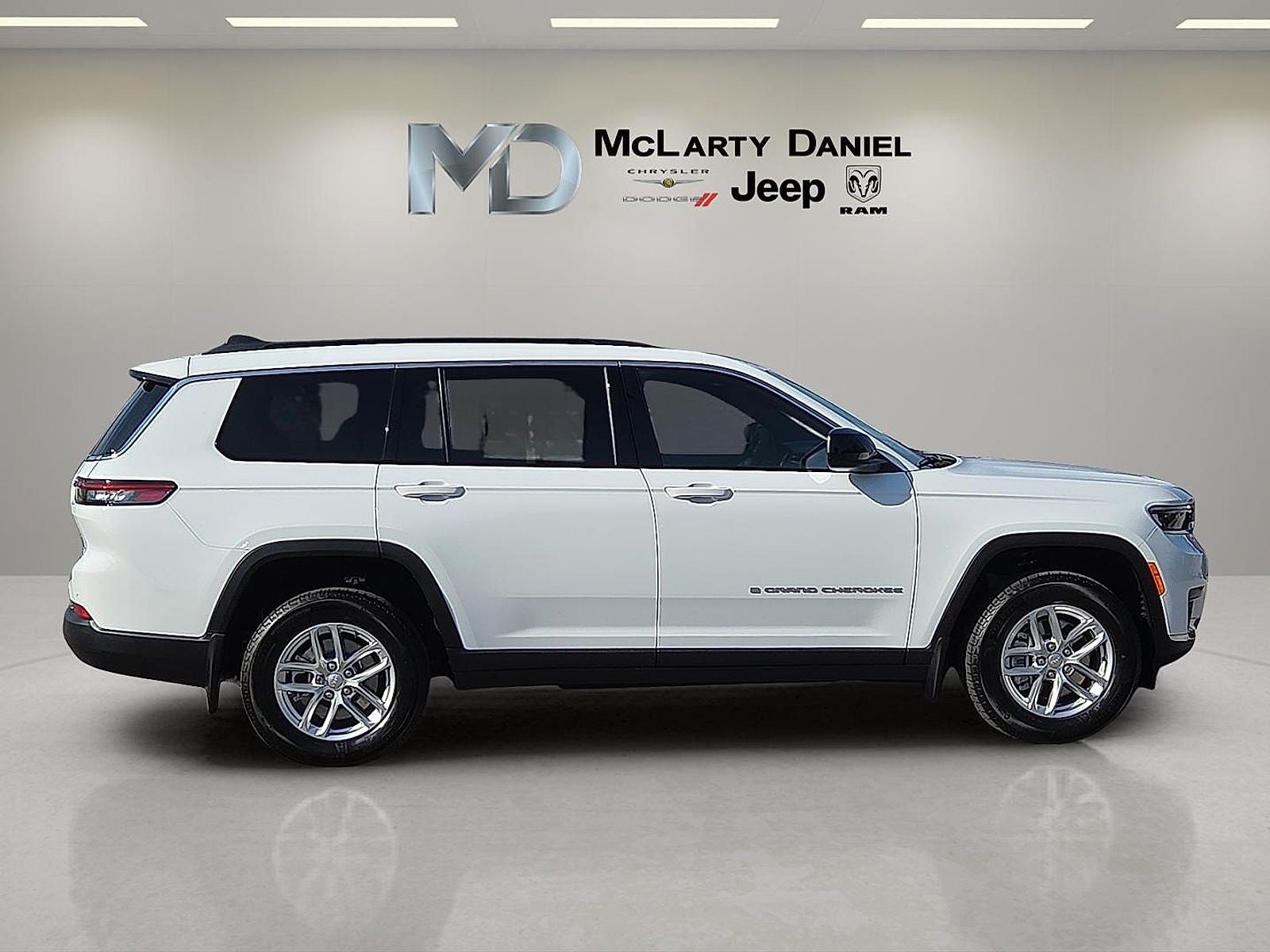 2025 Jeep Grand Cherokee L Laredo X 4x4