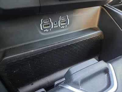 2020 RAM 1500 Laramie Crew Cab 4x4 5'7' Box