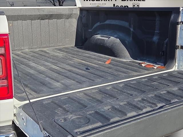 2020 RAM 1500 Laramie Crew Cab 4x4 5'7' Box