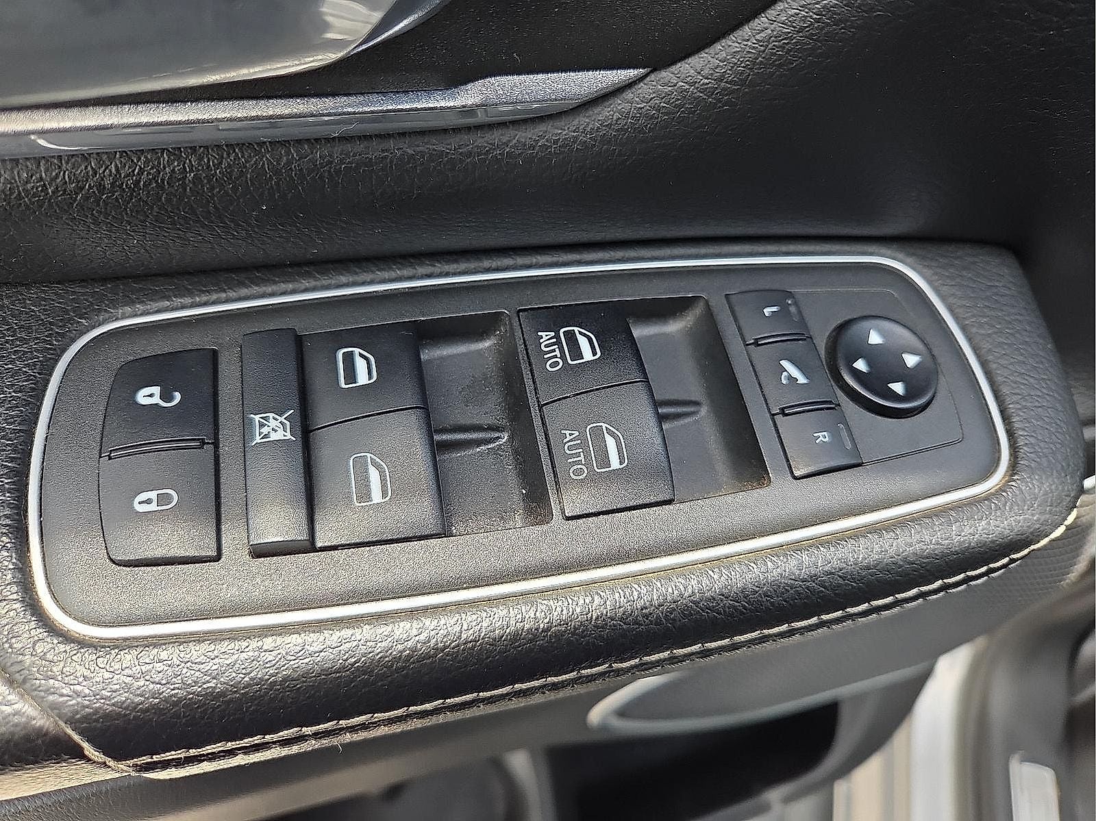 2021 RAM 1500 Laramie Crew Cab 4x4 5'7' Box