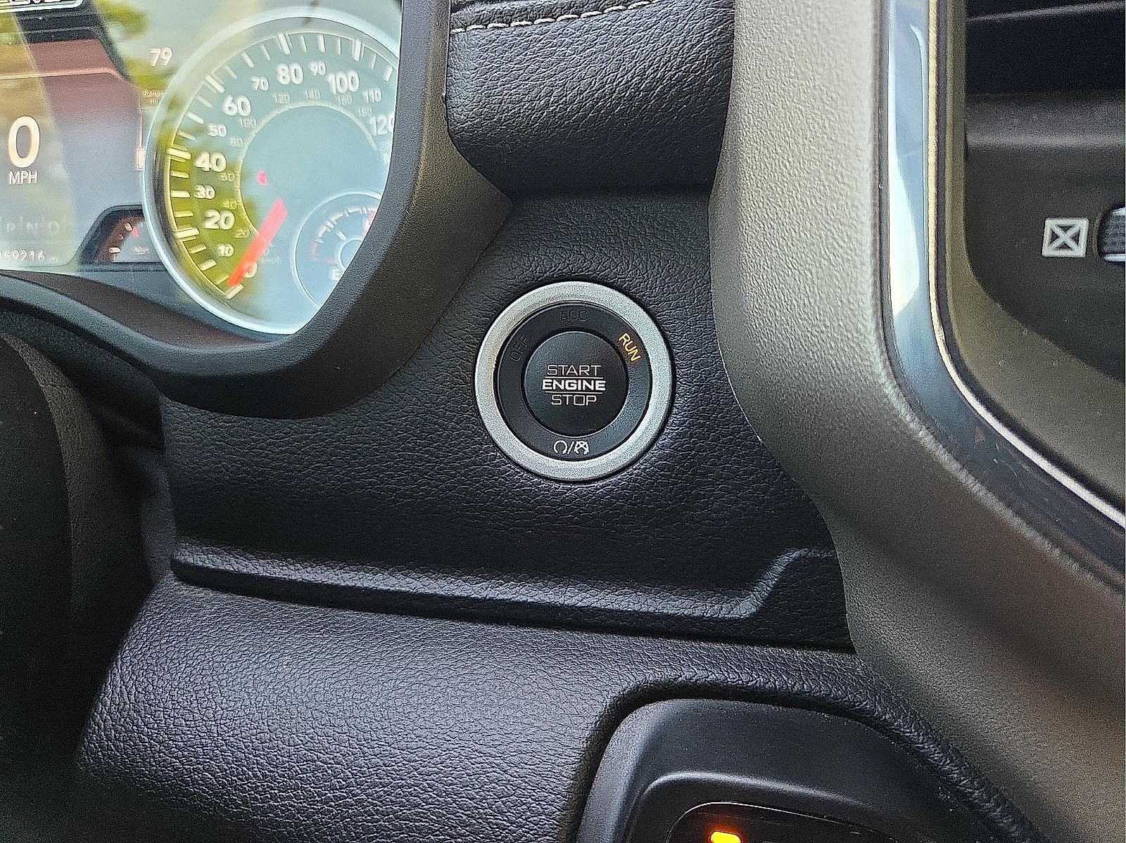 2021 RAM 1500 Laramie Crew Cab 4x4 5'7' Box