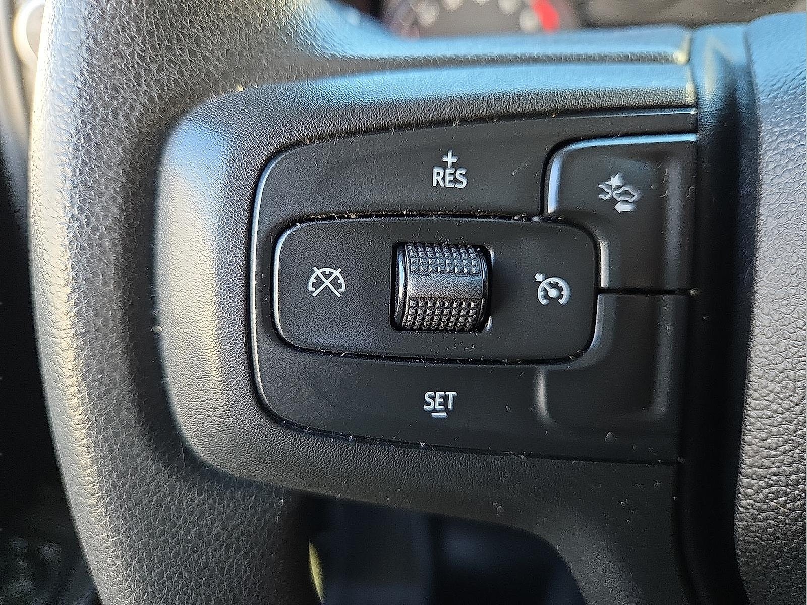 2022 Chevrolet Silverado 1500 4WD Crew Cab Short Bed Custom