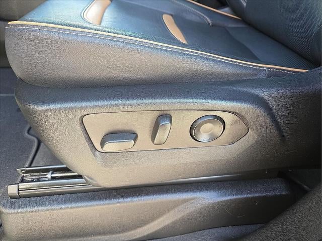 2023 GMC Yukon XL 4WD AT4