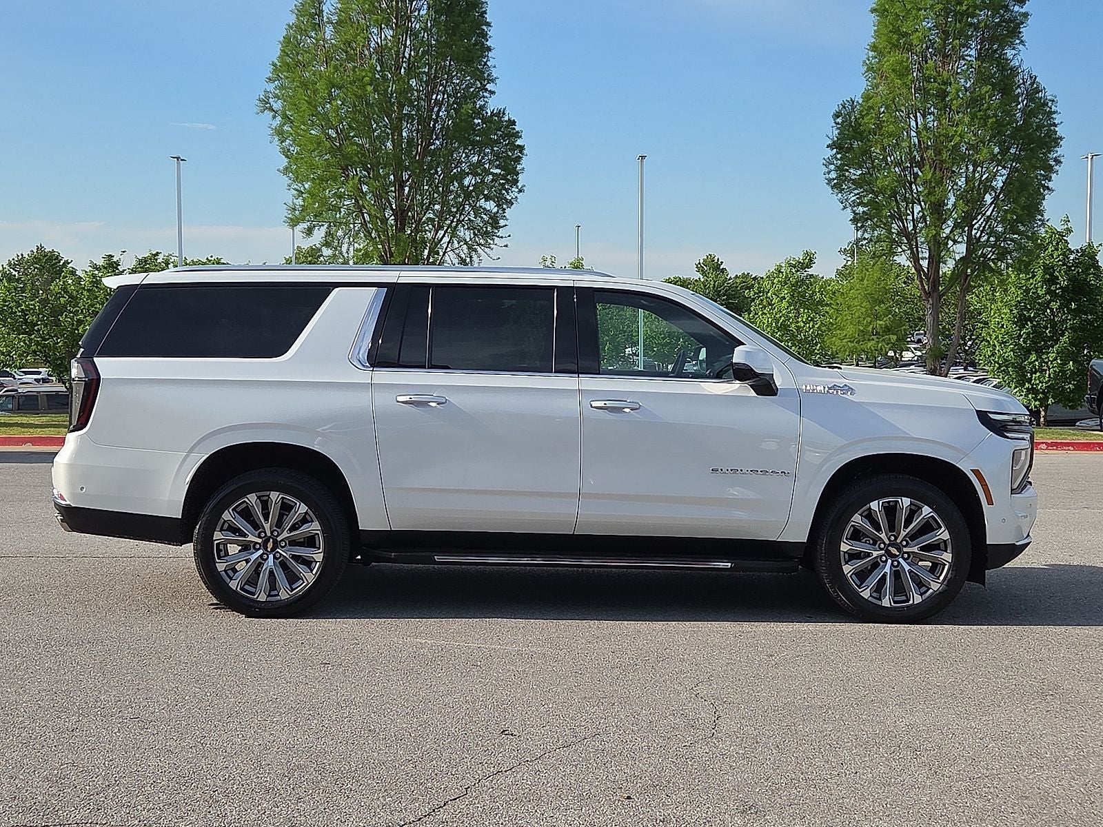 2025 Chevrolet Suburban 4WD High Country