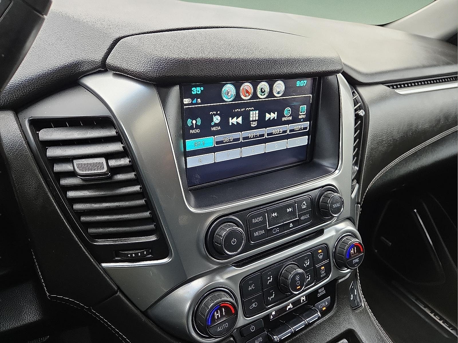 2020 Chevrolet Suburban 4WD LT