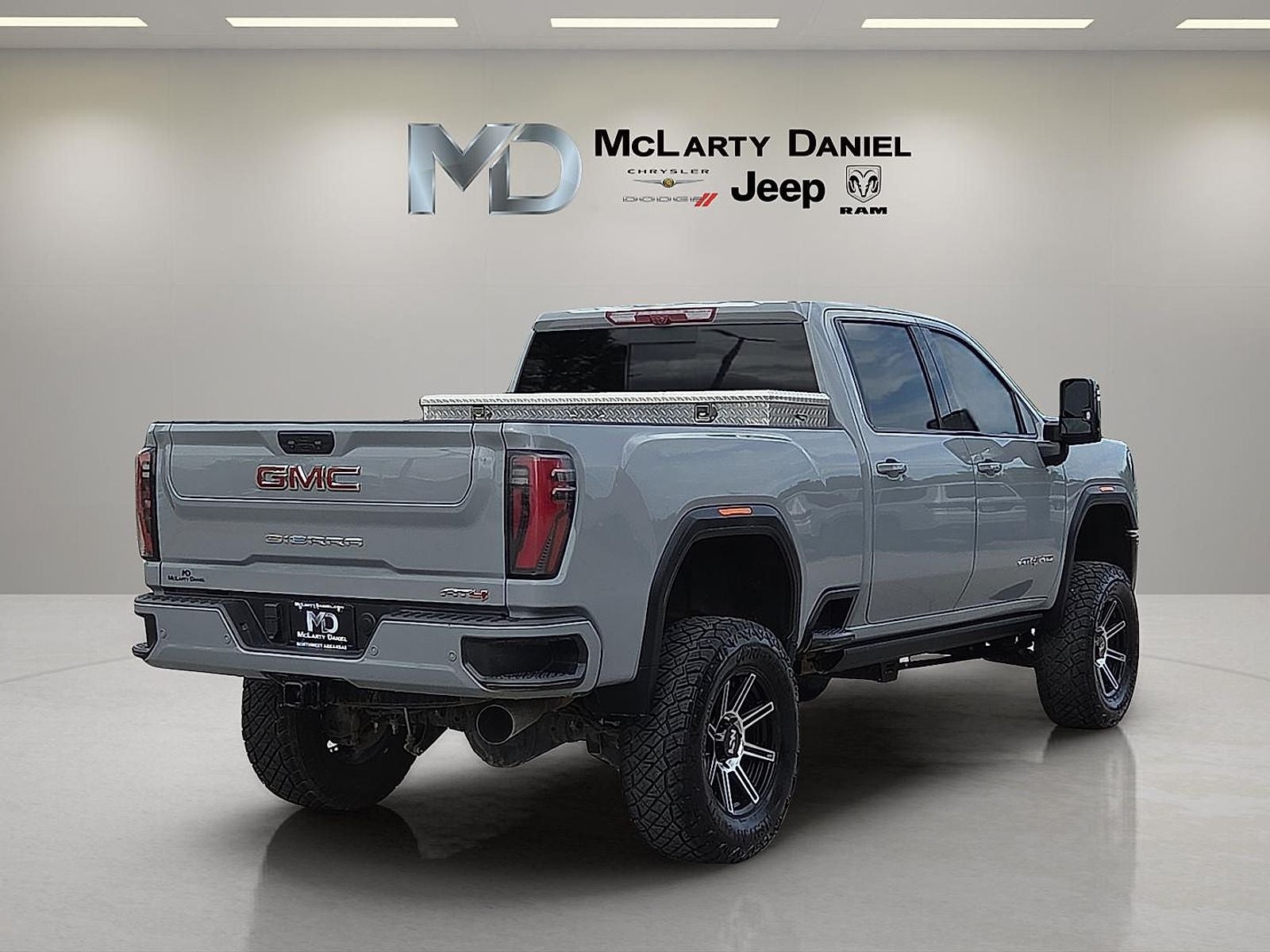 2025 GMC Sierra 2500HD 4WD Crew Cab Standard Bed AT4