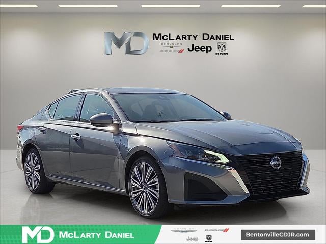 2023 Nissan Altima SL FWD