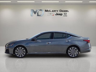 2023 Nissan Altima SL FWD