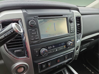 2017 Nissan TITAN SV