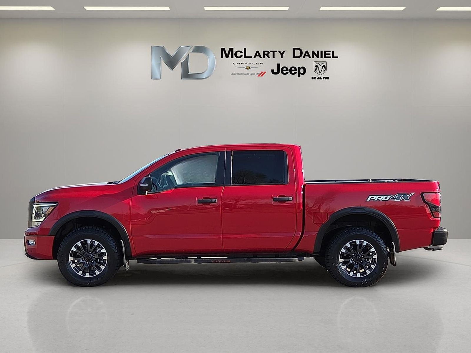2021 Nissan TITAN Crew Cab PRO-4X 4x4