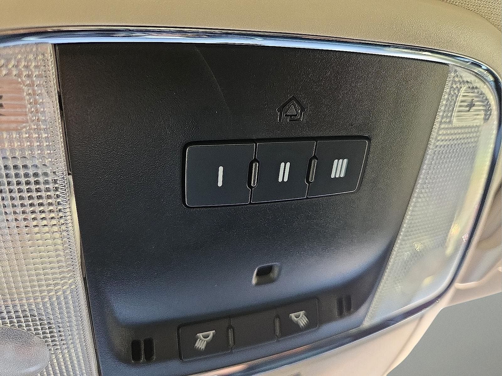 2023 Chrysler 300 Touring L