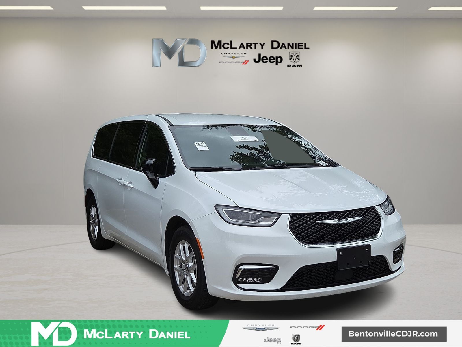 2025 Chrysler Pacifica Select