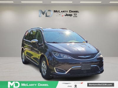 2017 Chrysler Pacifica Hybrid Platinum
