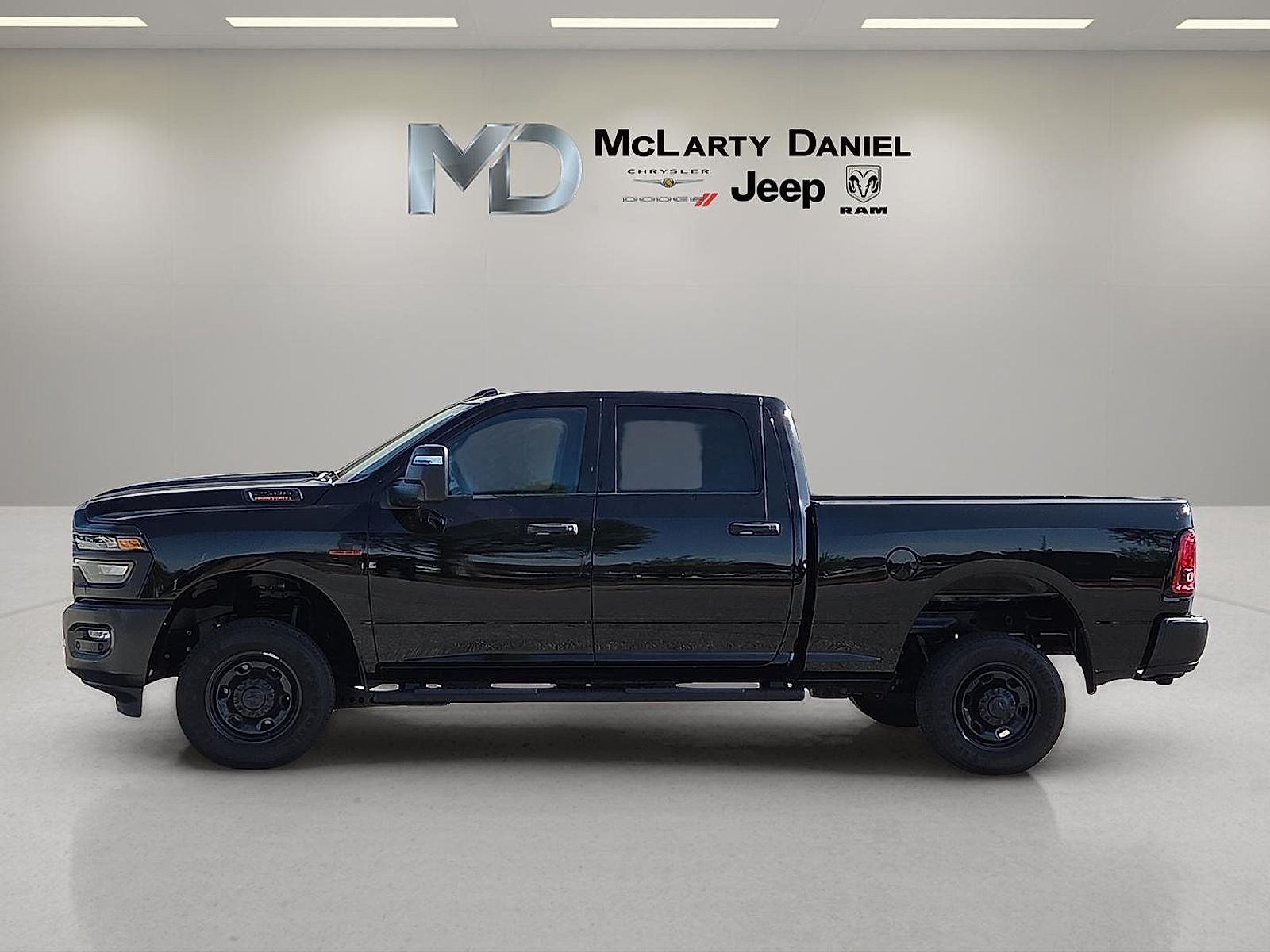 2025 RAM 2500 Tradesman Crew Cab 4x4 6'4' Box