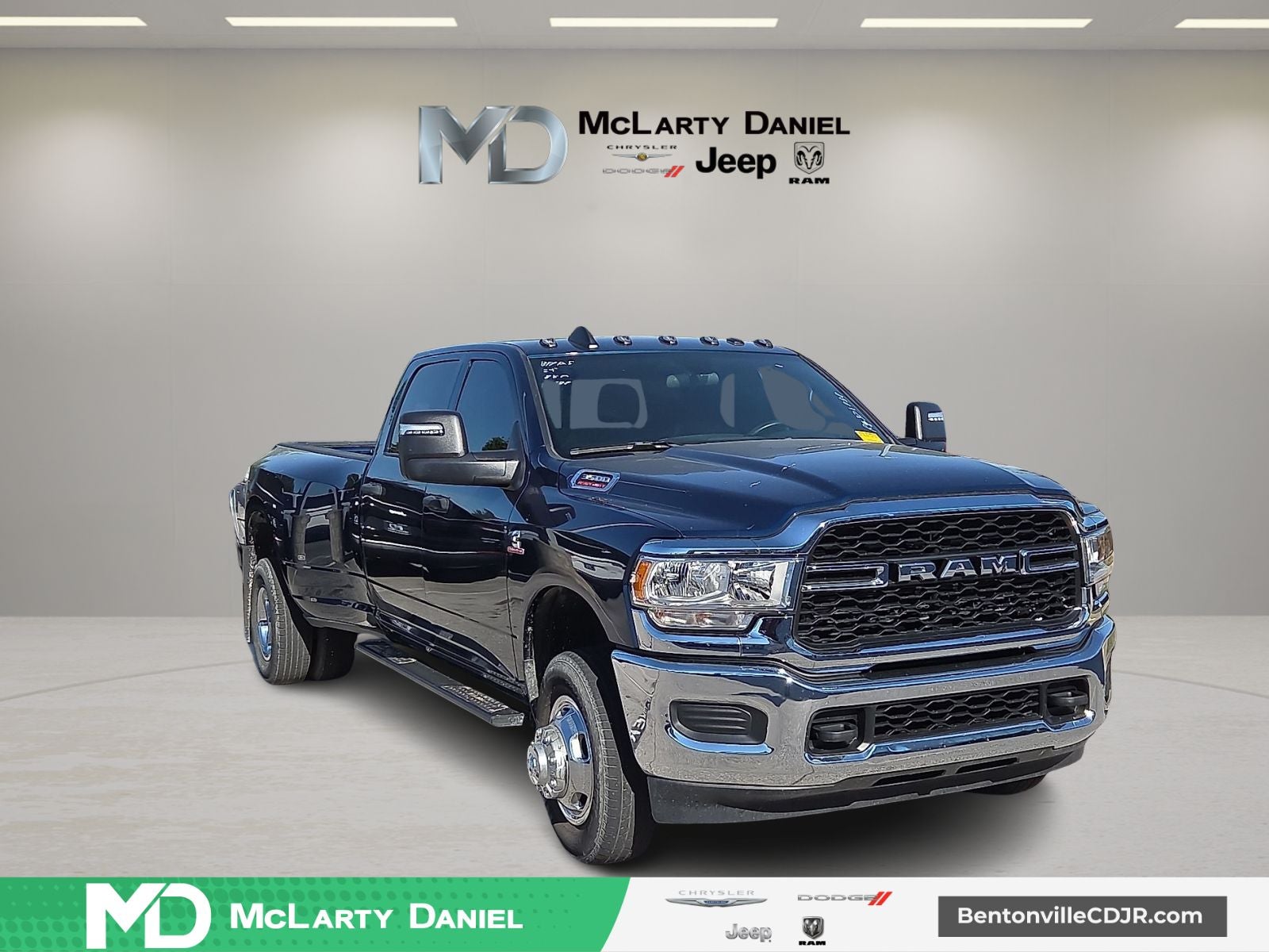 2024 RAM 3500 Tradesman Crew Cab 4x4 8' Box