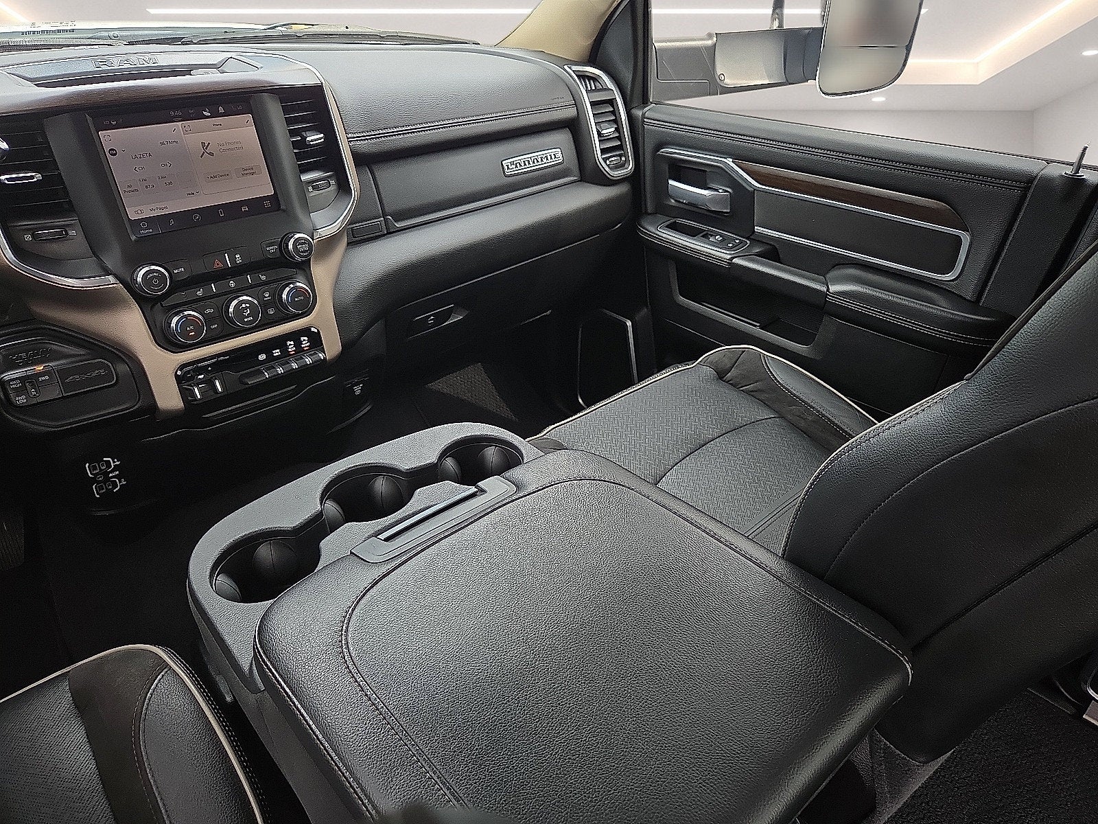 2022 RAM 2500 Laramie Crew Cab 4x4 6'4' Box