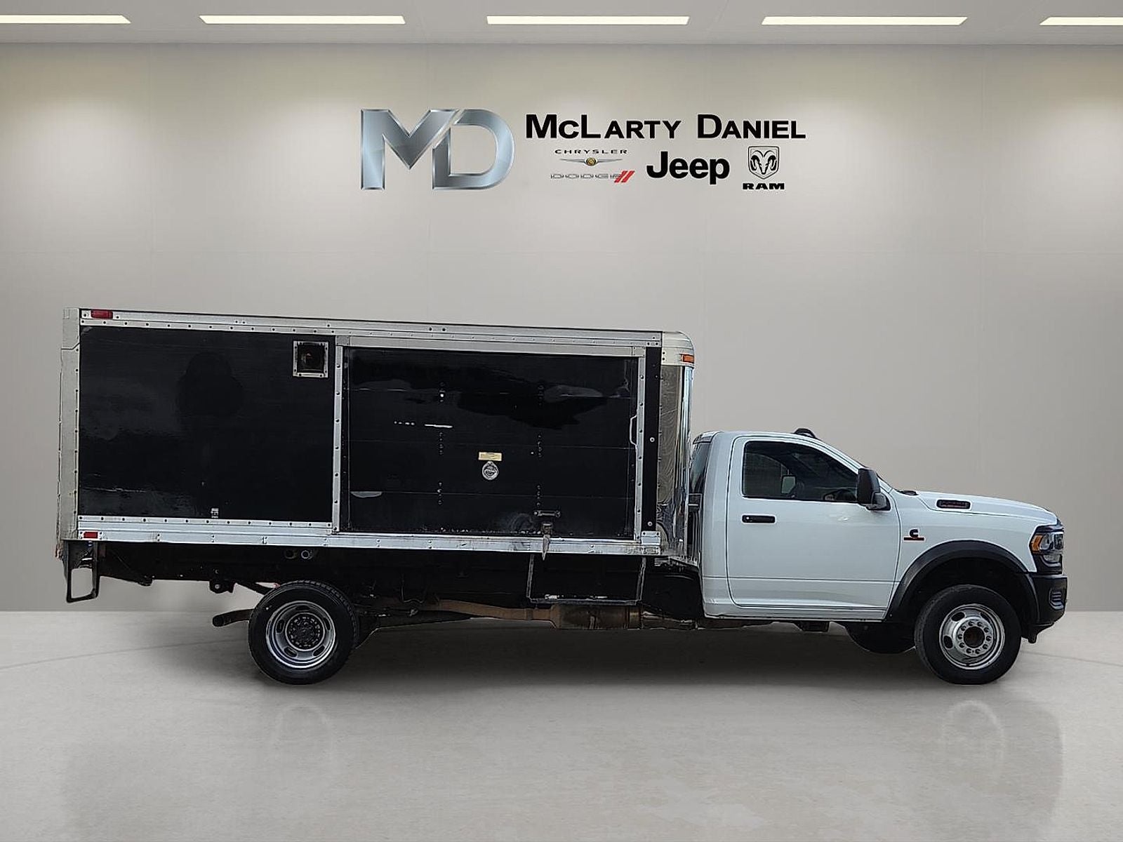 2023 RAM 5500 Chassis Tradesman/SLT
