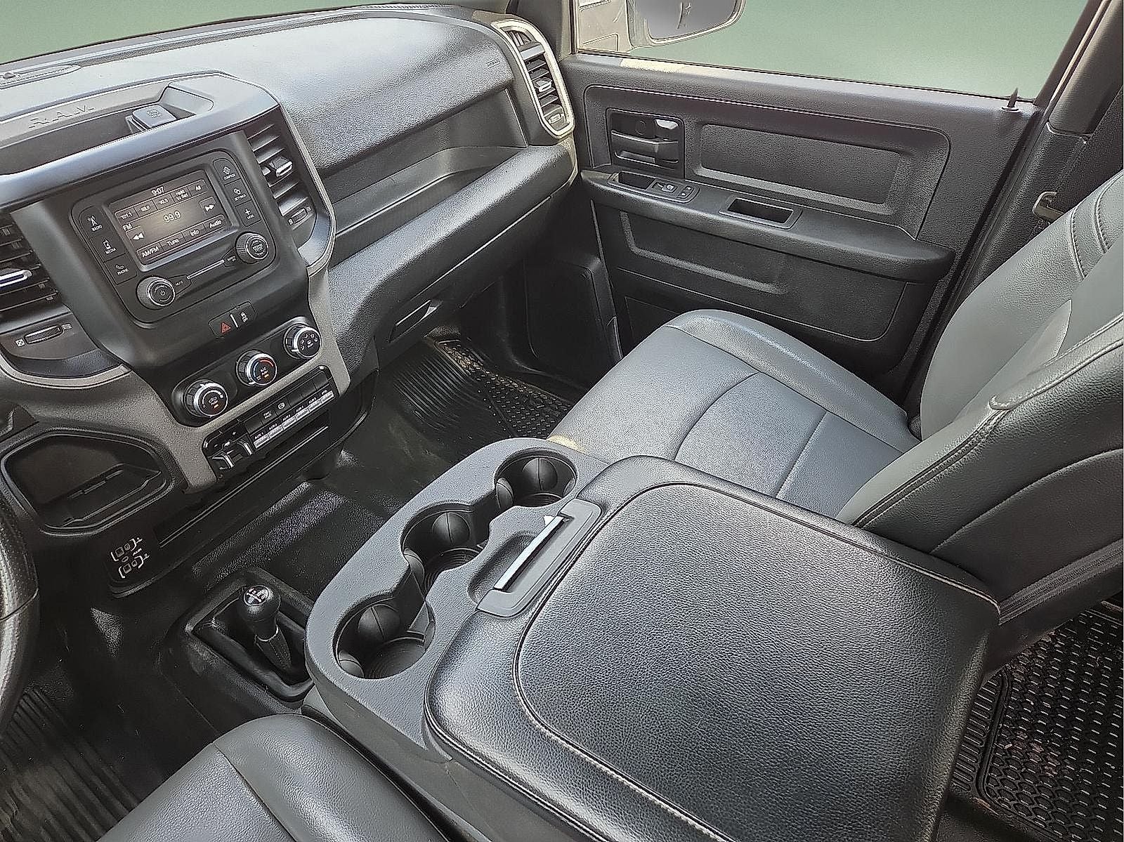 2024 RAM 3500 Chassis Tradesman/SLT/Laramie/Limited