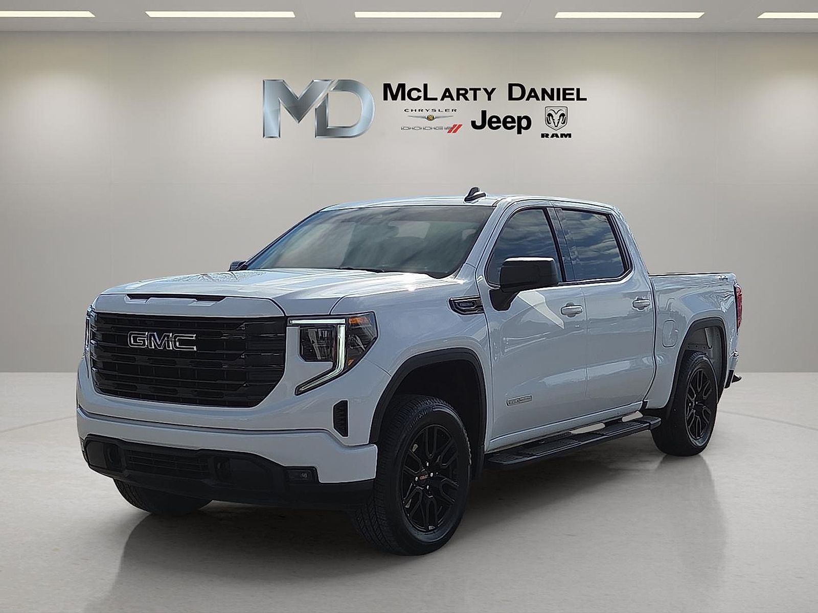 2025 GMC Sierra 1500 4WD Crew Cab Short Box Elevation with 3SB