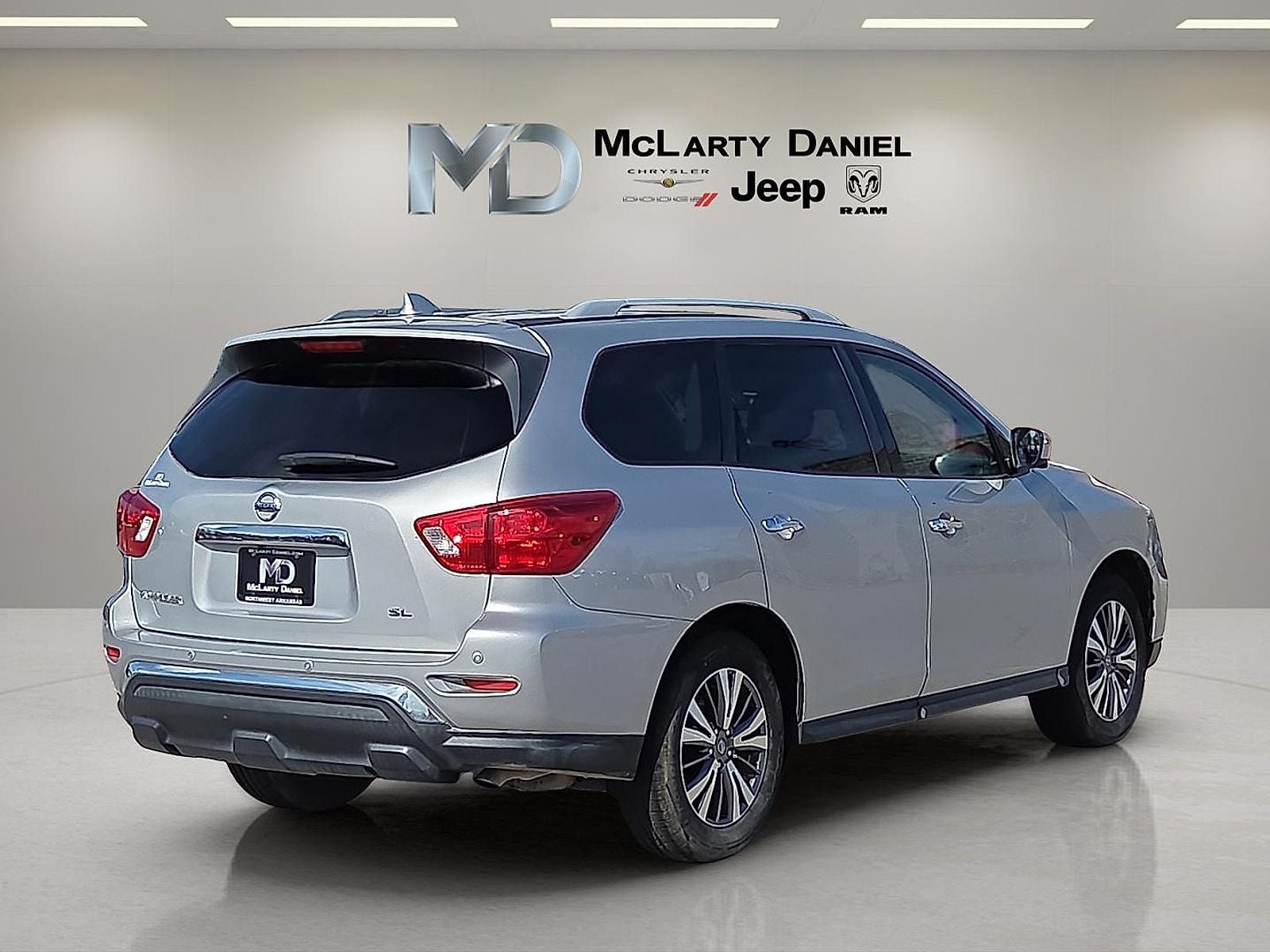 2020 Nissan Pathfinder SL 2WD