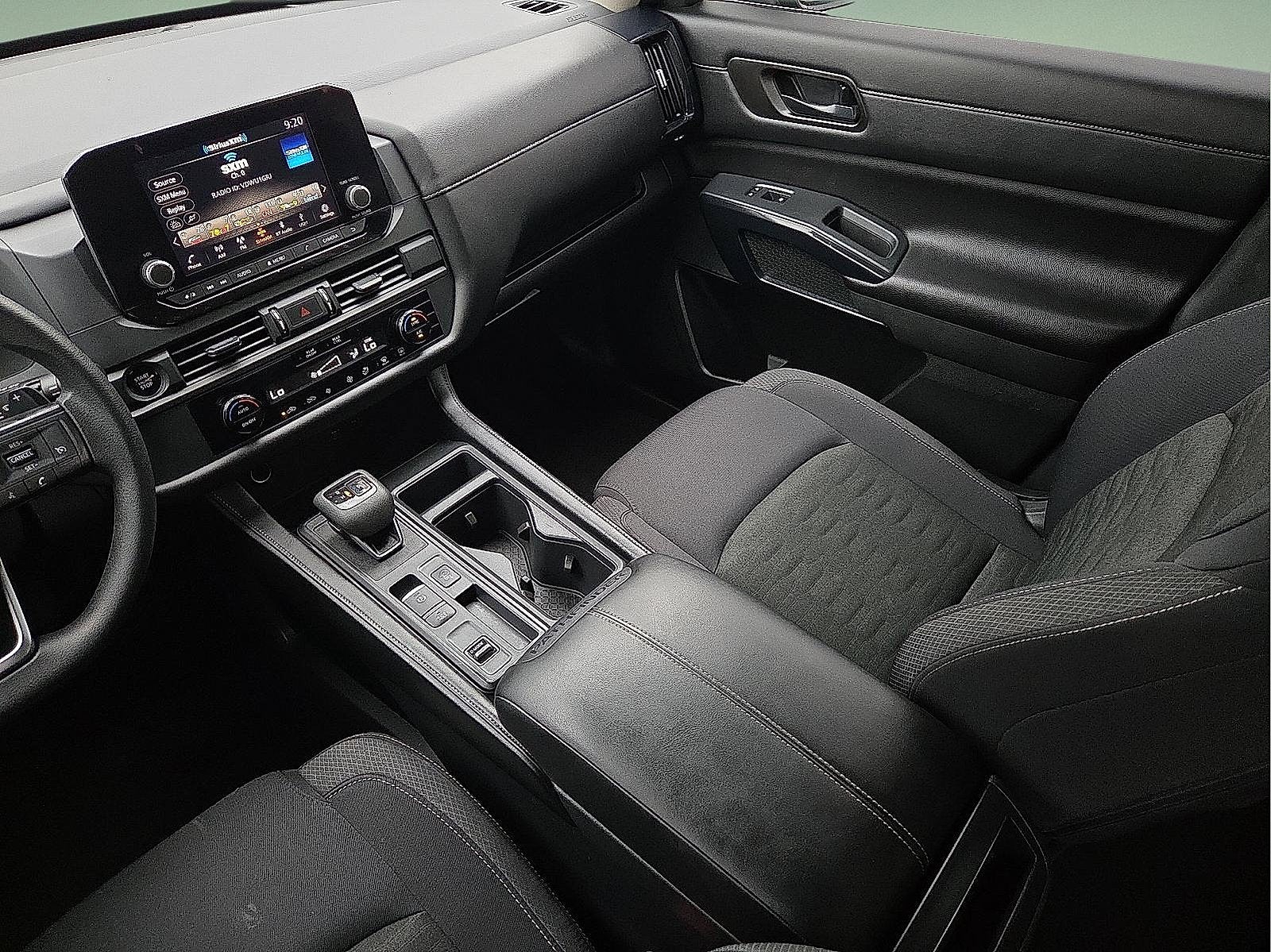 2025 Nissan Pathfinder S