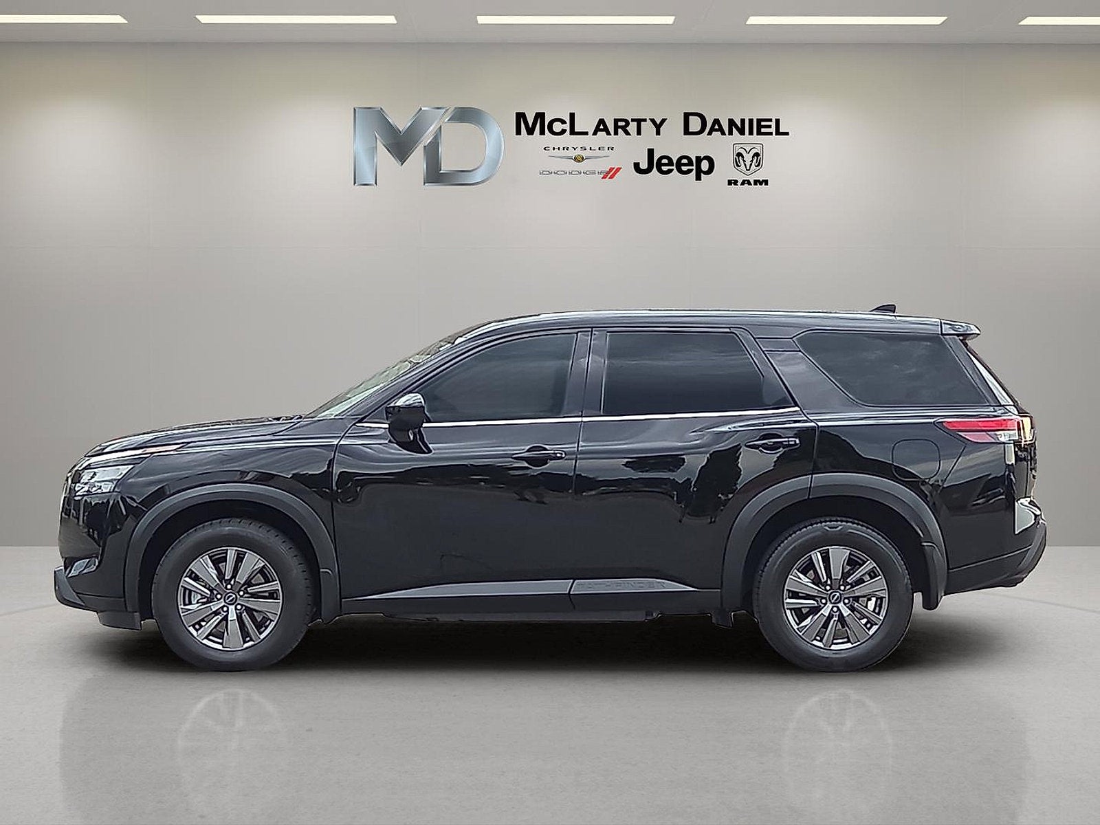 2025 Nissan Pathfinder S