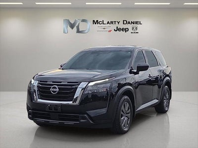 2025 Nissan Pathfinder S FWD
