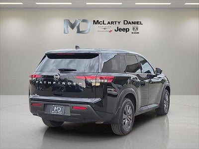 2025 Nissan Pathfinder S FWD