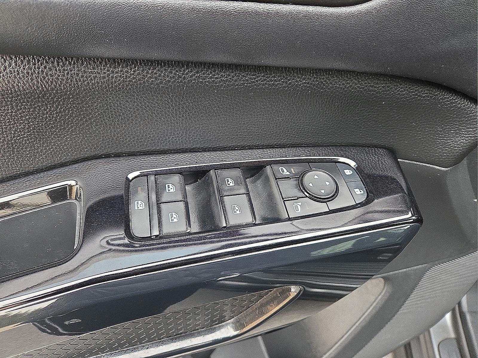 2022 Nissan Pathfinder S 2WD