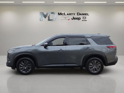 2022 Nissan Pathfinder S 2WD