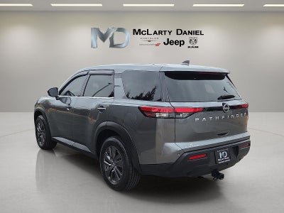 2022 Nissan Pathfinder S 2WD