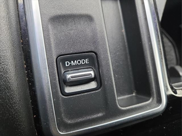 2022 Nissan Pathfinder S 2WD