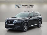 2025 Nissan Pathfinder Platinum 4WD