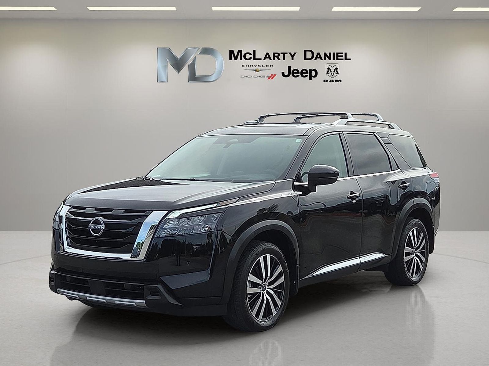 2025 Nissan Pathfinder Platinum 4WD