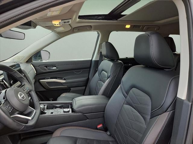2025 Nissan Pathfinder Platinum 4WD