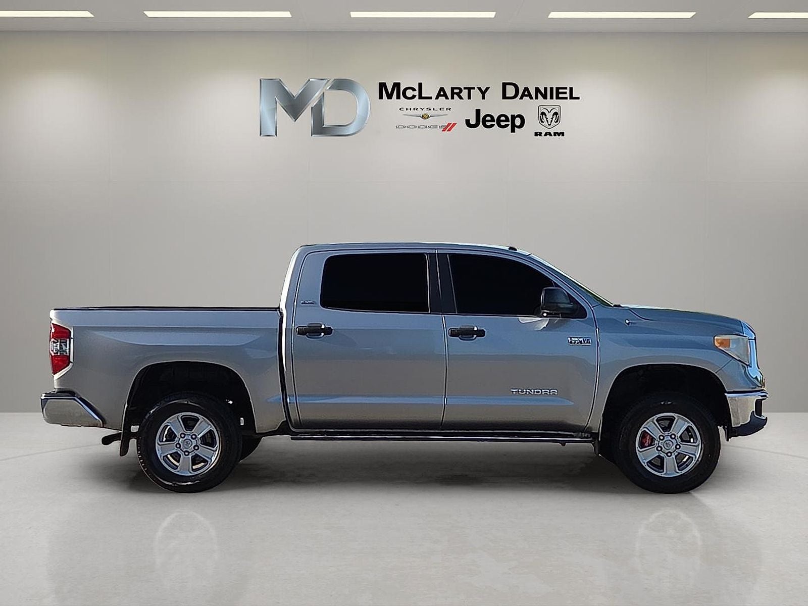 2014 Toyota Tundra SR5 5.7L V8