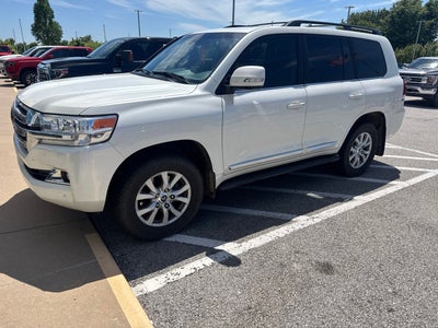 2017 Toyota Land Cruiser Base