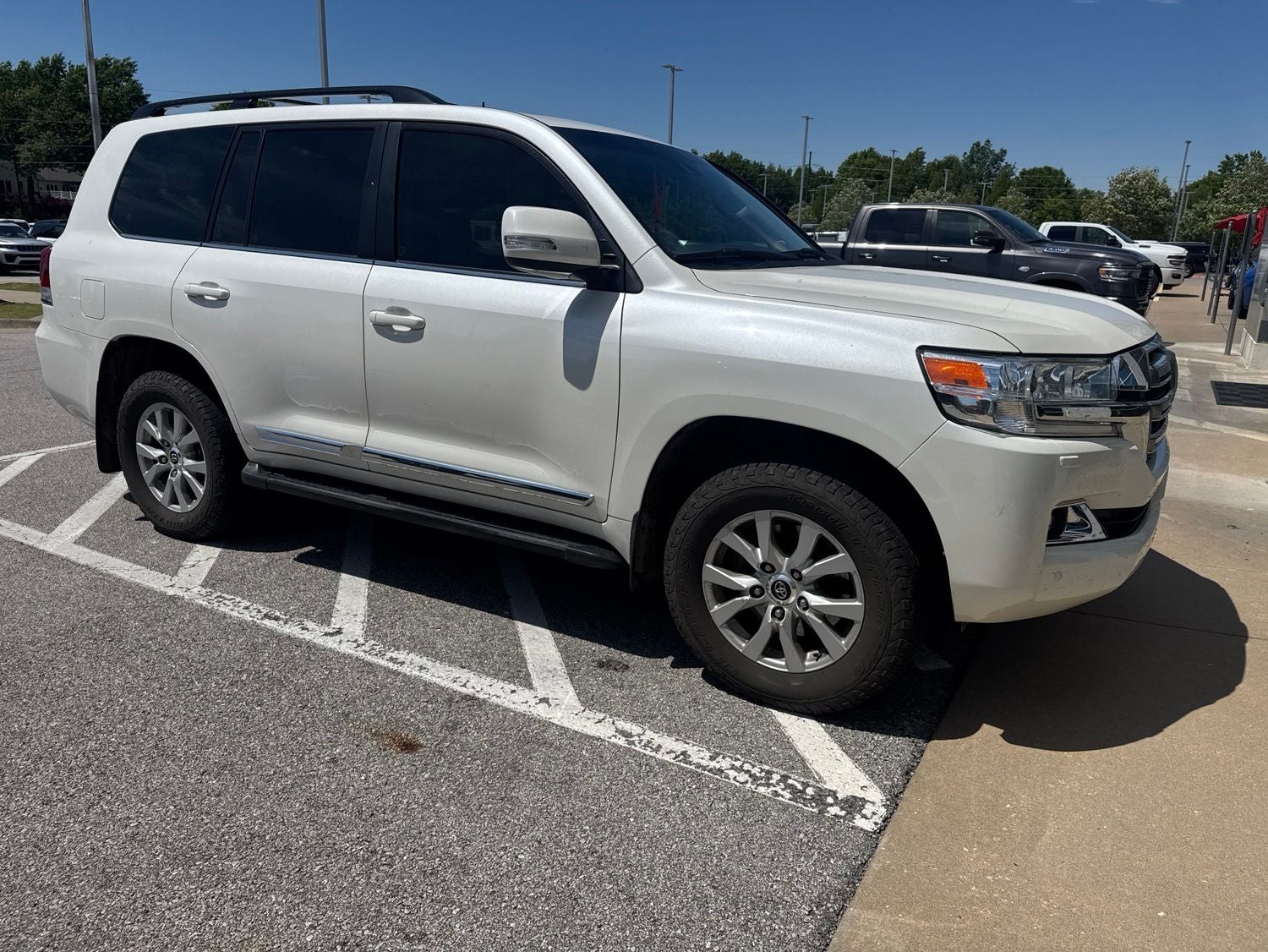 2017 Toyota Land Cruiser Base