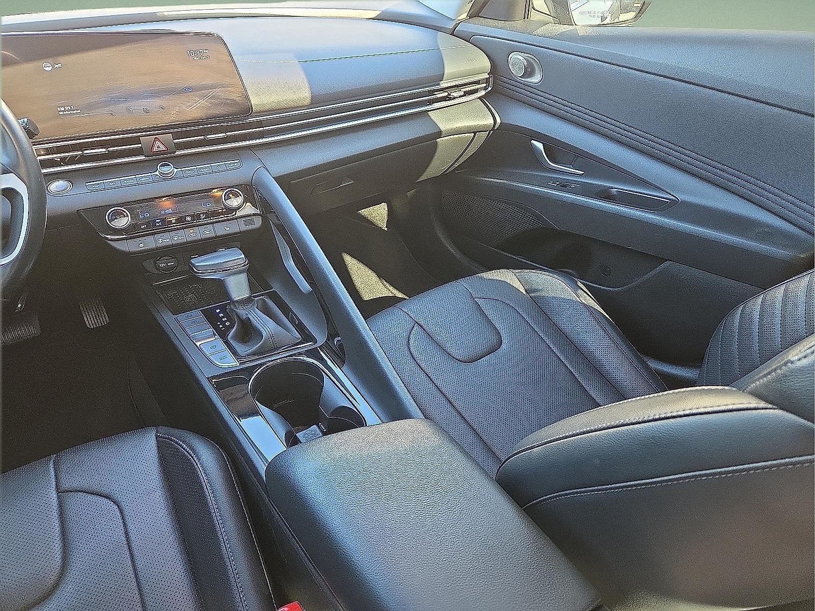 2022 Hyundai Elantra Limited