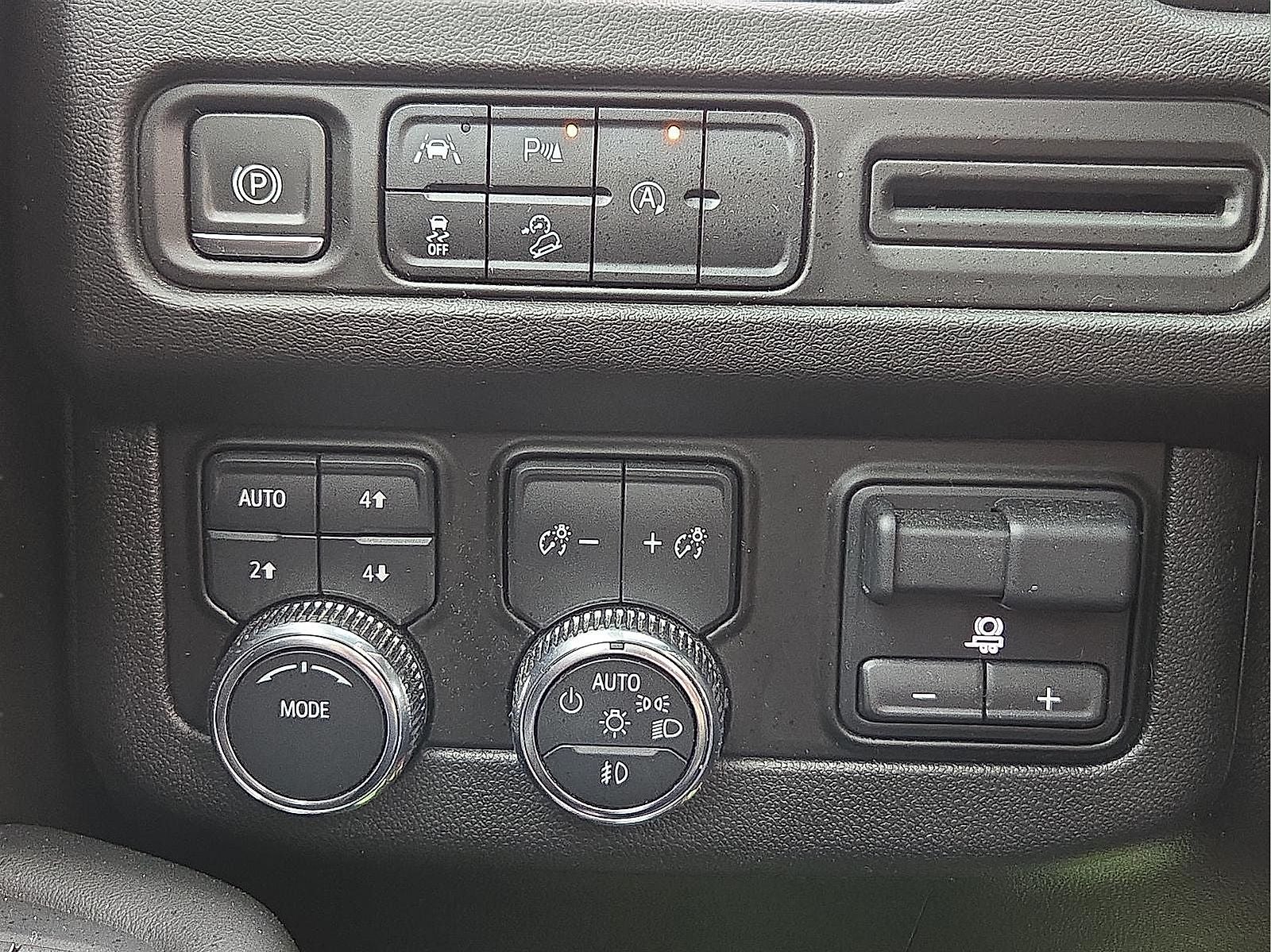 2023 GMC Yukon 4WD AT4