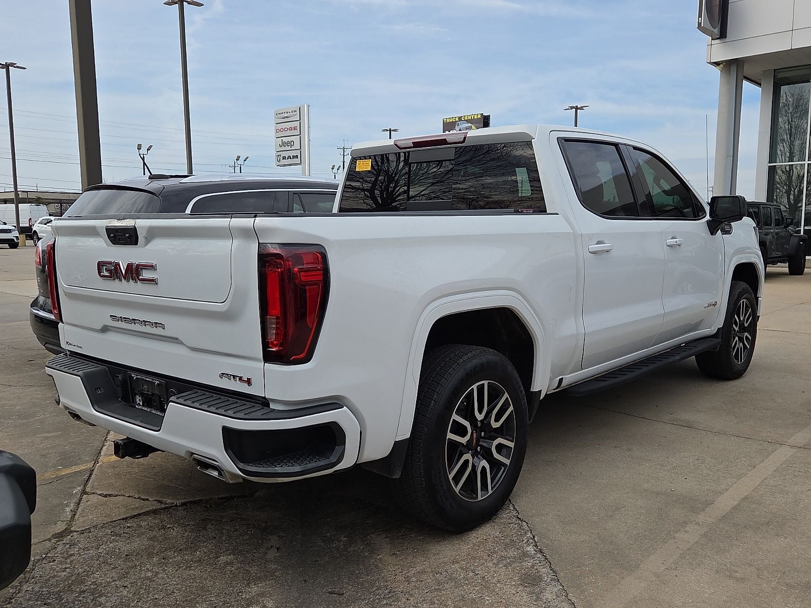2022 GMC Sierra 1500 4WD Crew Cab Short Box AT4