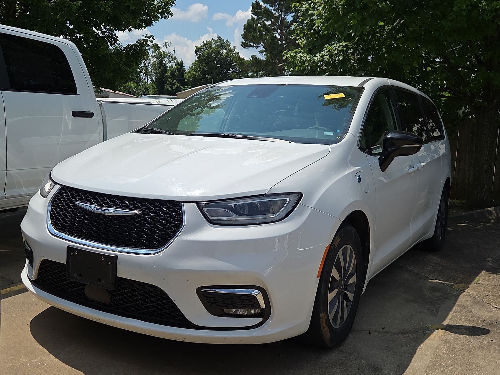 2024 Chrysler Pacifica Hybrid Select