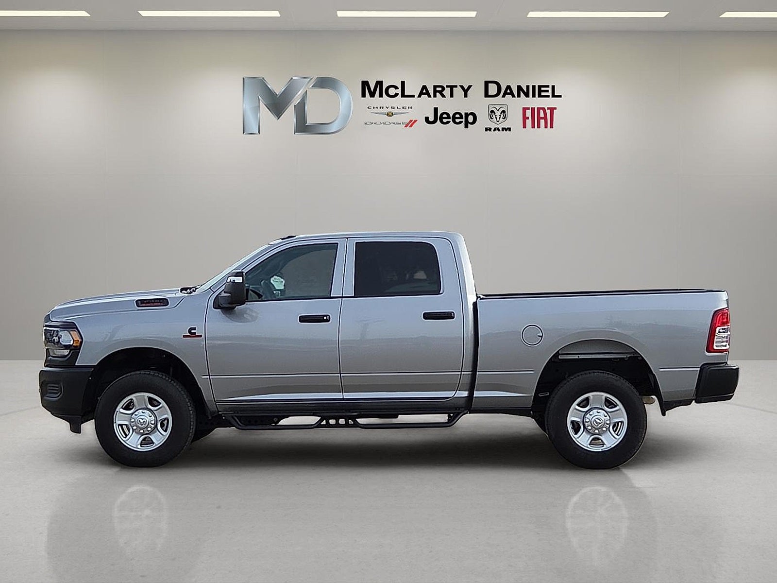 2024 RAM 3500 Tradesman Crew Cab 4x4 6'4' Box