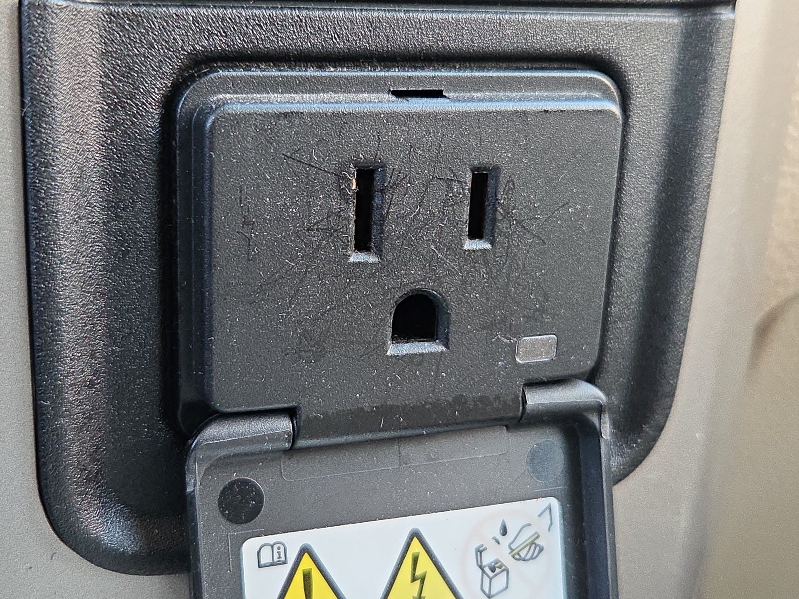 2017 RAM 3500 Laramie Mega Cab 4x4 6'4' Box