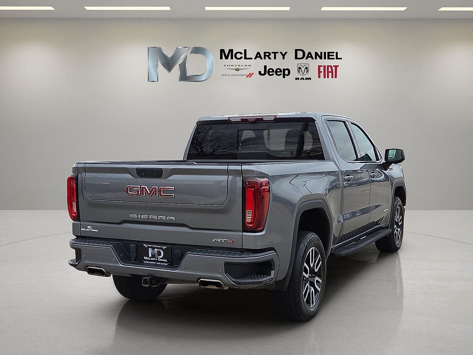 2022 GMC Sierra 1500 Limited 4WD Crew Cab Short Box AT4