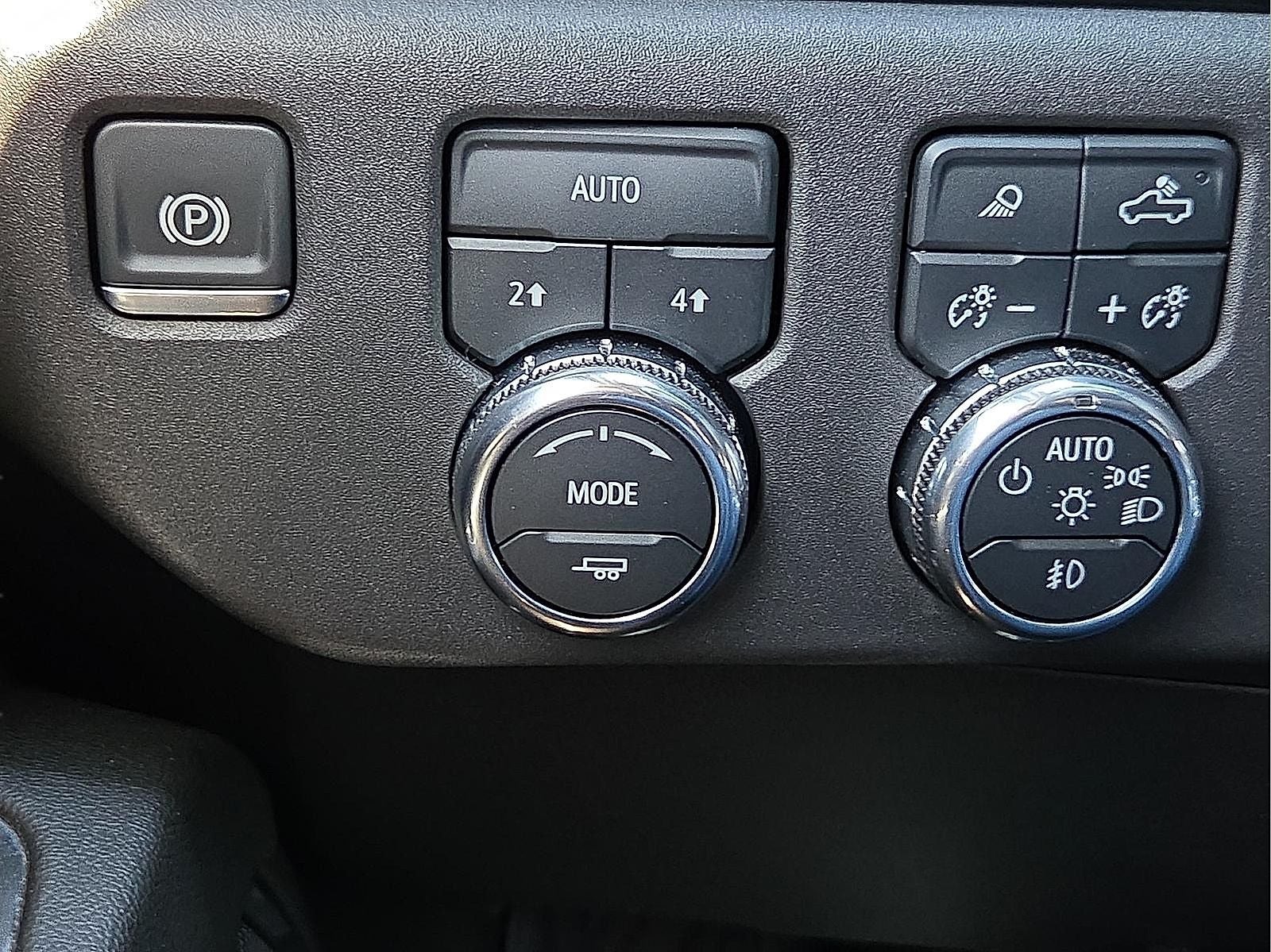 2024 GMC Sierra 1500 4WD Crew Cab Short Box Elevation with 3SB