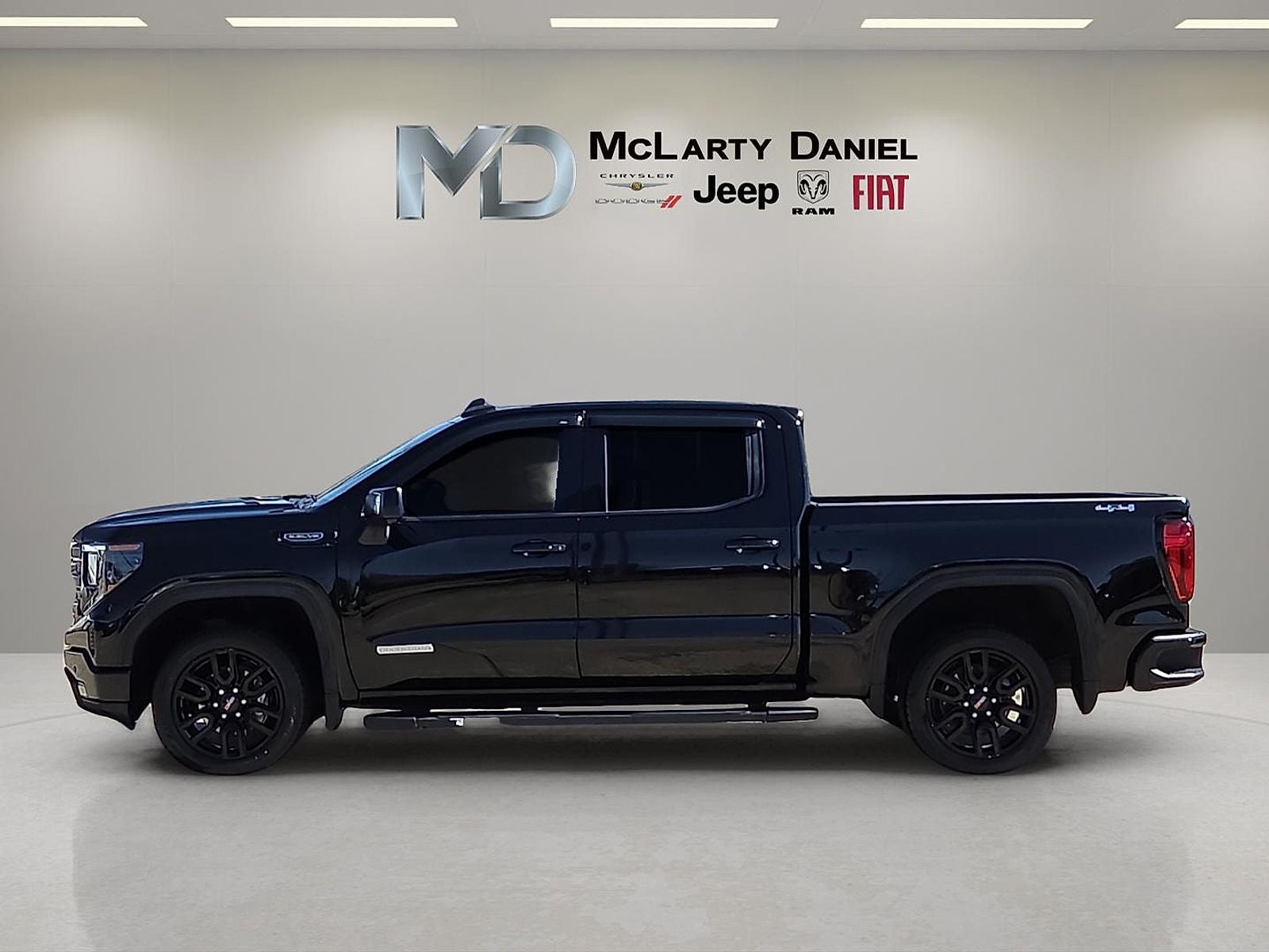 2024 GMC Sierra 1500 4WD Crew Cab Short Box Elevation with 3SB