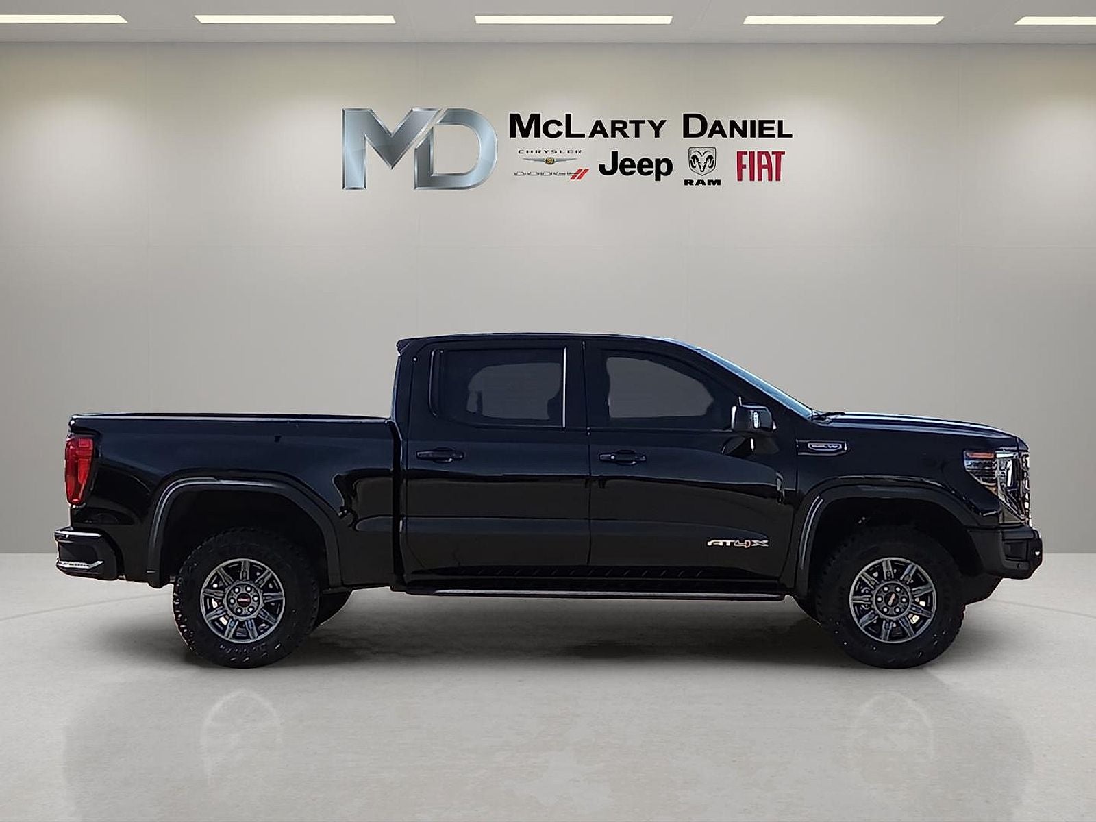 2025 GMC Sierra 1500 4WD Crew Cab Short Box AT4X